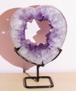 Amethyst Drusen Stück Herz gross auf Ständer (Brasilien) 15,5 cm x 15,5 cm x 5 cm