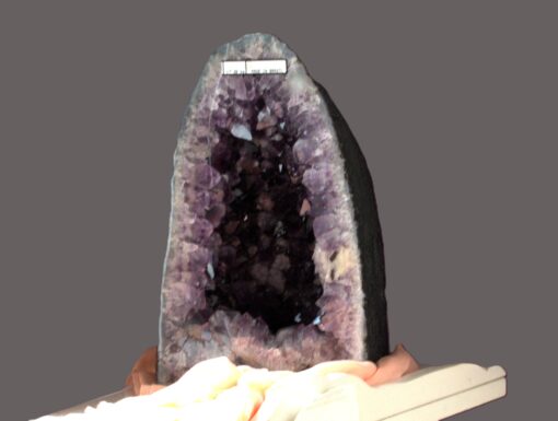 Amethyst Druse Top Stück in dunkelvioletter Farbe ca. 25 cm x 38 cm x 20 cm