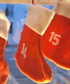 Edelstein Adventskalender mit 24 Glückssteinen & Adventssocken-Kette