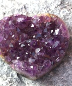 Amethyst Herz Amethyst Gruppe Herzform TOP, Uruguay, ca. 10 cm x 9 cm x 4 cm